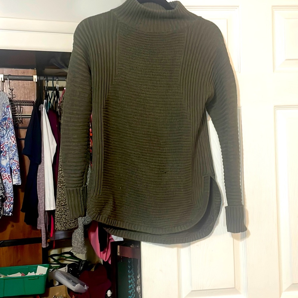 Dakini olive green pullover Sweater Small